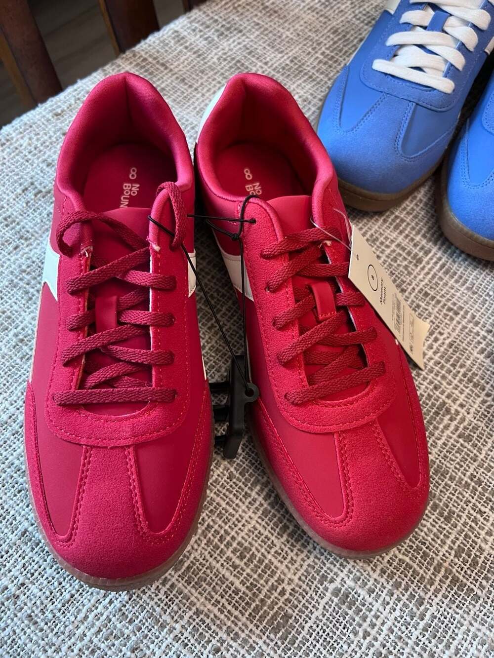 No Boundaries Sneakers Size 8 Red White Memory Foam